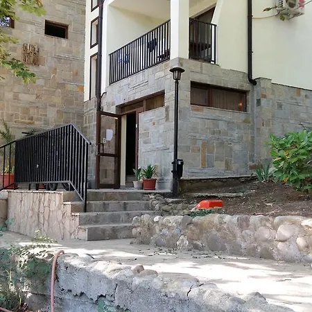 к-г луна к-с лонгоза комплекс лонгоза Pensiune Beala