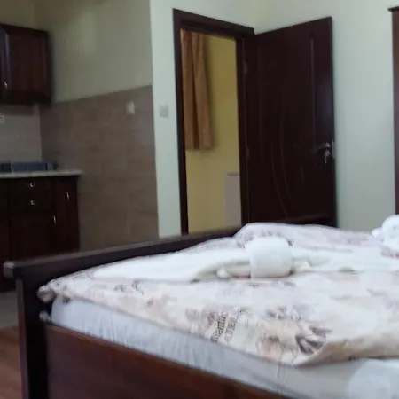 ゲストハウス к-г луна к-с лонгоза комплекс лонгоза