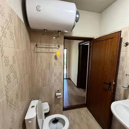 게스트하우스 к-г луна к-с лонгоза комплекс лонгоза