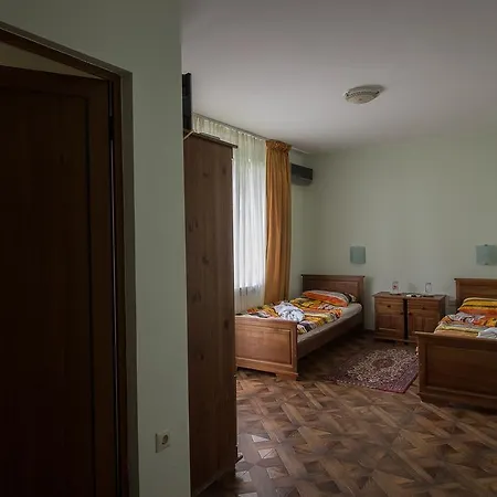 Къща за гости к-г луна к-с лонгоза комплекс лонгоза